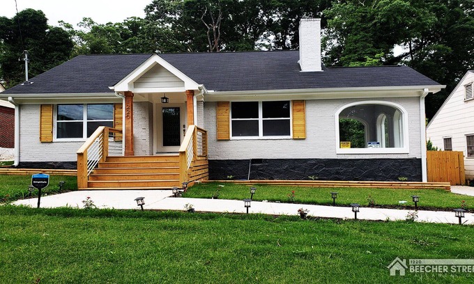 West End House | This completely π renovated π‘ open concept home!