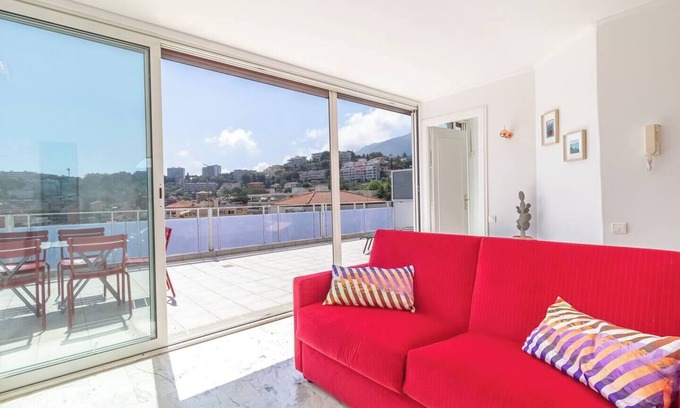 Roquebrune-Cap-Martin Condo | This condominium is a 1 bedroom(s), 1 bathrooms, located in Roquebrune-Cap-Martin, Provence-Alpes-Côte d'Azur.