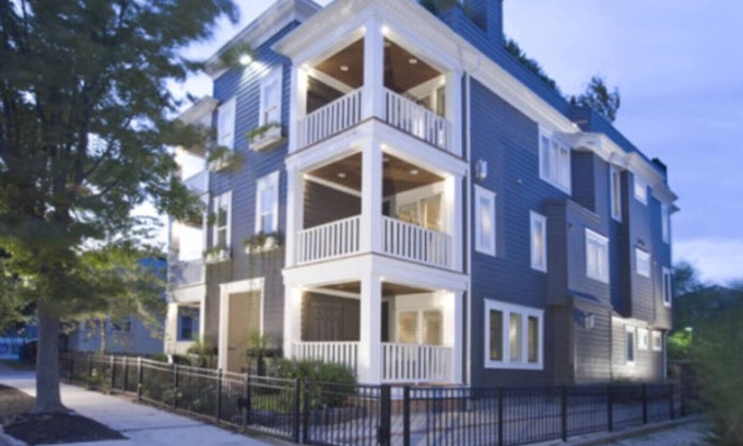 Rehoboth Beach Condo | This condominium is a 3 bedroom(s), 3.5 bathrooms, located in Rehoboth Beach, DE.