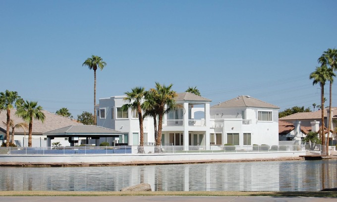 Val Vista Lakes House | This GORGEOUS custom home is located on 3/4 acre waterfront in Gilbert Arizona