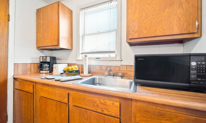 Marlinton House | This house is a 1 bedroom(s), 1 bathrooms, located in Marlinton, WV.