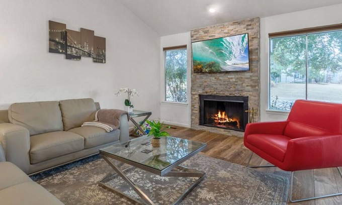 Central Oklahoma City House | This house is a 2 bedroom(s), 1.5 bathrooms, located in Oklahoma City, OK.