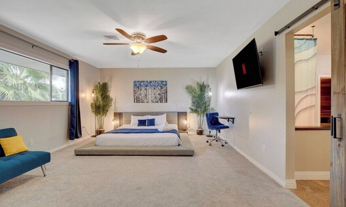 Las Vegas House | This house is a 3 bedroom(s), 3 bathrooms, located in Las Vegas, NV.