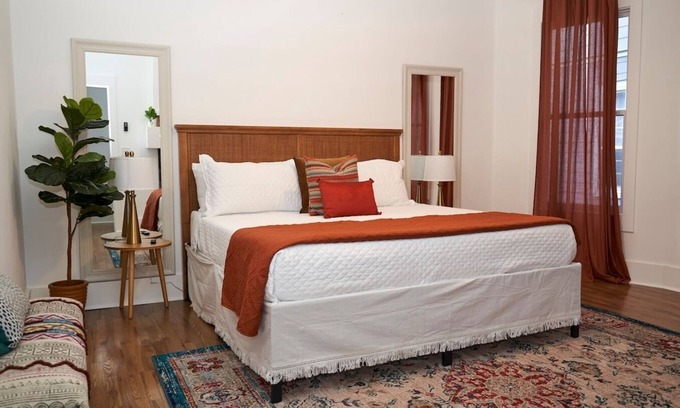Atlanta House | This house is a 3 bedroom(s), 3 bathrooms, located in Atlanta, GA.