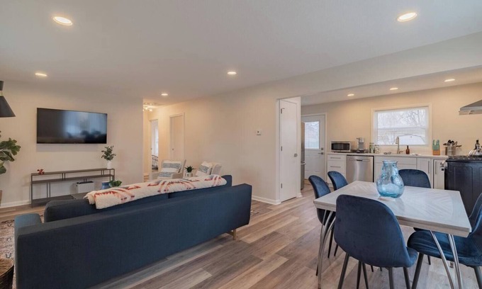 Marion House | This house is a 3 bedroom(s), 1 bathrooms, located in Marion, IN.