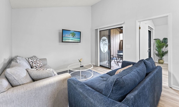 Sandalwood House | This house is a 3 bedroom(s), 2 bathrooms, located in JACKSONVILLE, FL.