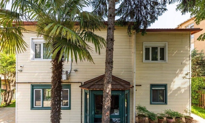 Uludag House | This house is a 4 bedroom(s), 2.5 bathrooms, located in Sarıyer, İstanbul.