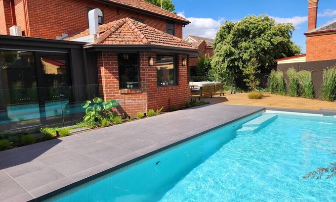 Lake Wendouree House | This house is a 4 bedroom(s), 2.5 bathrooms, located in Lake Wendouree, VIC.