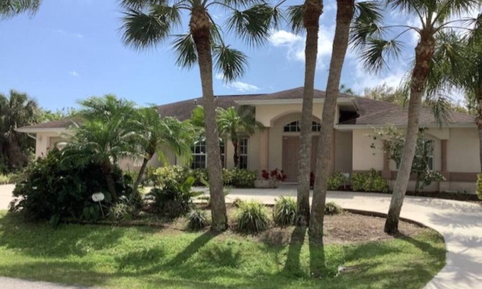 Port Charlotte House | This house is a 3 bedroom(s), 2.5 bathrooms, located in Port Charlotte, FL.