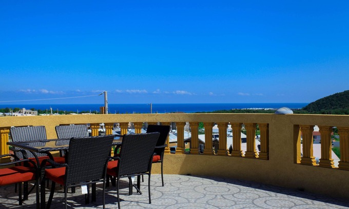 Silver Sands House | This intimate paradise in Coral Spring Village, Trelawny, Jamaica