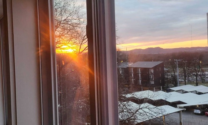 Hillsboro West End House | This is a great Location, amazing Sunsets. Restaurants and coffee shops .this