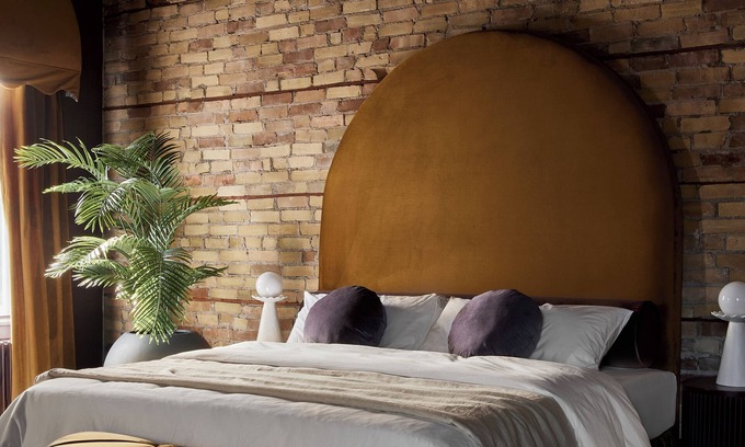 Stratford House | This spacious flat is by far the most romantic suite in Hotel Julie—perfect for lovers.