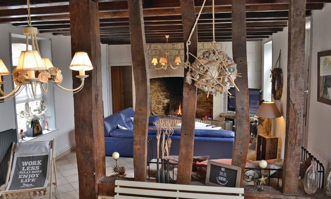 Carly House | This stone house enjoys a quiet village location near Boulogne.