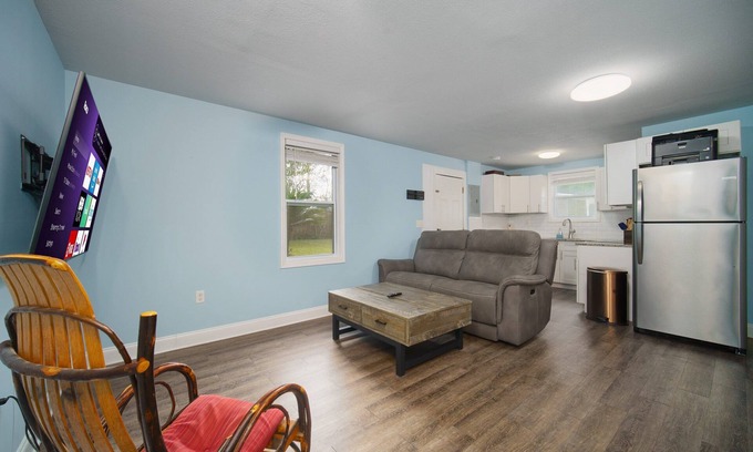 Secret Cove Apartment | This studio is a 0 bedroom(s), 1 bathrooms, located in Jacksonville, FL.