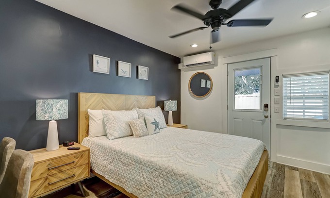 Jacksonville Beach Apartment | This studio is a 0 bedroom(s), 1 bathrooms, located in Jacksonville, FL.