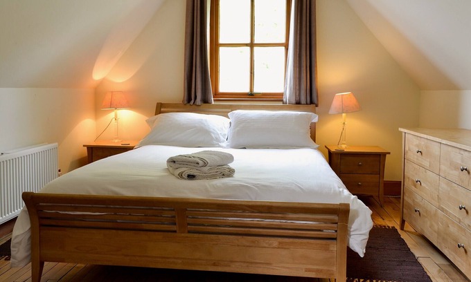 Kirriemuir Cottage | This traditional cottage is in a peaceful location, with the coast just 20 miles away.