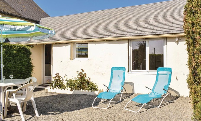 La Cambe House | This vacation property at the end of a quiet cul-de-sac welcomes you in a hamlet away from the touri