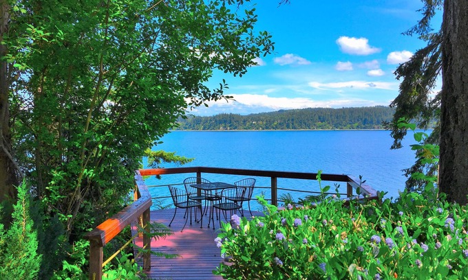 Freeland House | This Whidbey Island waterfront vacation home is your own private resort.