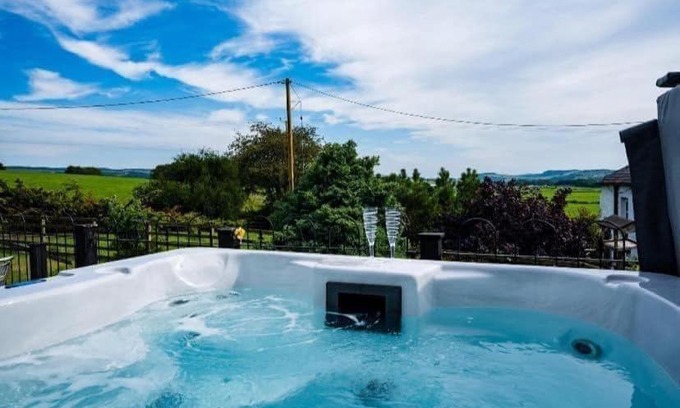 Thornhill House | Thomas Carlyle Cottage