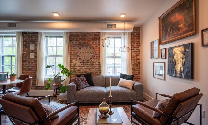 Ypsilanti Apartment | Thompson 212 · Thompson Block Loft - Modern and Historic