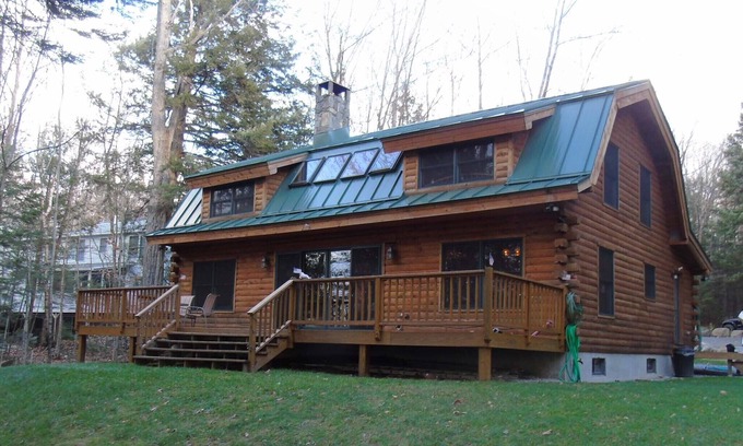 West Poland Cabin | Thompson Lake 3 Bedroom 2 Bath Waterfront Home