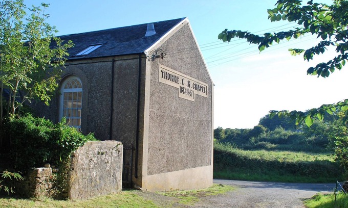 Merrion Cottage | THORNE CHAPEL, pet friendly, with a garden in Pembroke