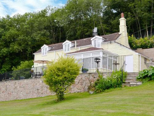 Redbrook House | Thornhill