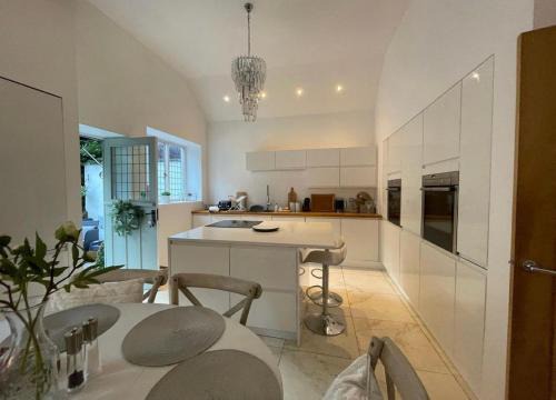 Thornton Hough House | Thornton House Private Country House Thornton Hough Entire House sleeps 6