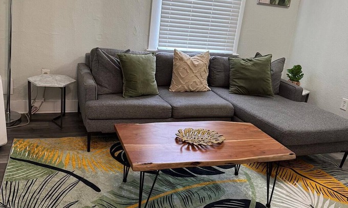 Lake Eola Heights Apartment | Thornton park paradise 1 bedroom