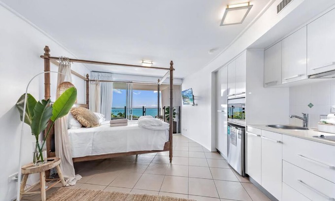 Airlie Beach Apartment | Three A Airlie Seaviews, Pool, Private Spa