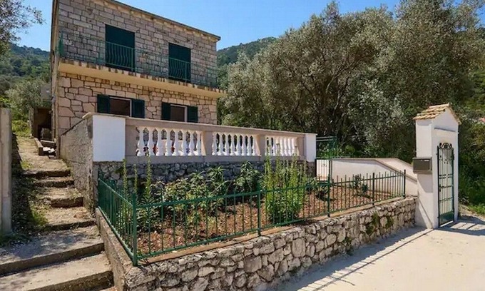 Prozurska Luka Apartment | Three bedroom apartment near beach Prožurska Luka, Mljet (A-22338-a)