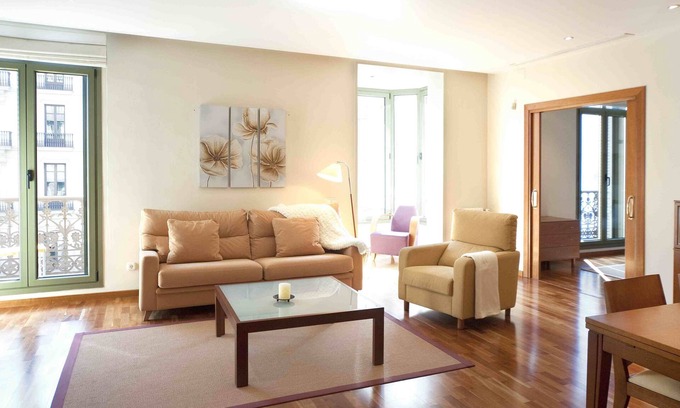 Eixample Apartment | Three bedroom apartment Ronda Universitat - You Stylish