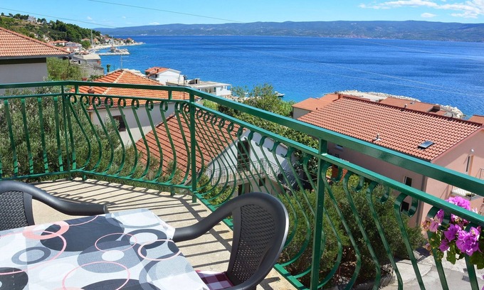 Jesenice Apartment | Three bedroom apartment with terrace and sea view Suhi Potok, Omiš (A-11401-a)