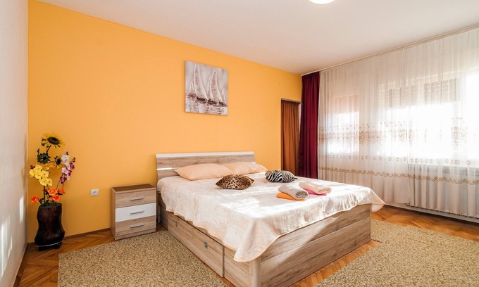 Privlaka Apartment | Three bedroom apartment with balcony Privlaka, Zadar (A-5747-d)