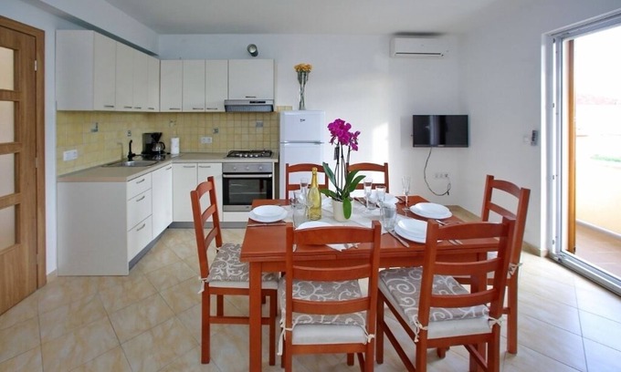 Sukosan Apartment | Three bedroom apartment with balcony Sukošan, Zadar (A-16641-b)