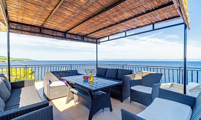 Prigradica Apartment | Three bedroom apartment near beach Prigradica, Korčula (A-627-a)