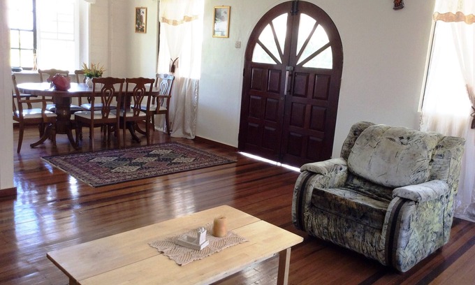 Georgetown Apartment | Three Bedroom Holiday Accommodation