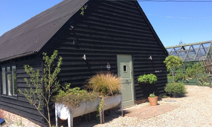 Mayfield House | Three bedroom holiday cottage set with in 12 acres of Wealden countryside