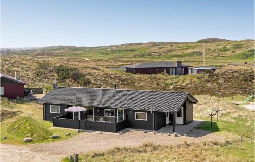Bjerregard Strand House | Three-Bedroom Holiday Home In Hvide Sande