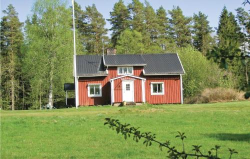 Bastas House | Three-Bedroom Holiday Home In Langaryd