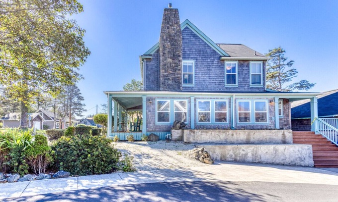 Olivia Beach House | Three bedroom house in United States of America, Lincoln City