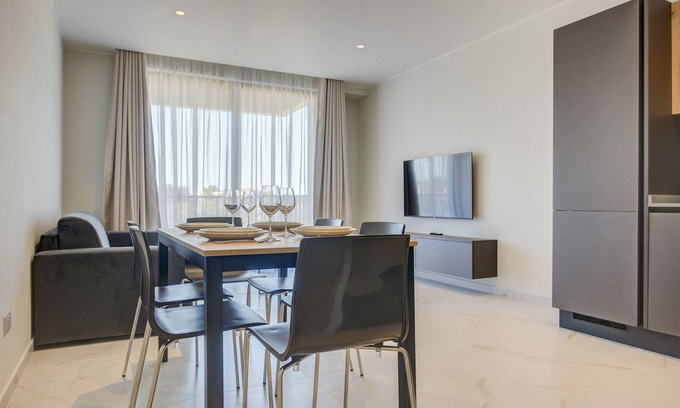 St. Andrew's Apartment | Three Bedroom Suite 6