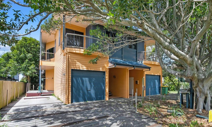 Point Lookout House | Three bedroom unit close to everything.
