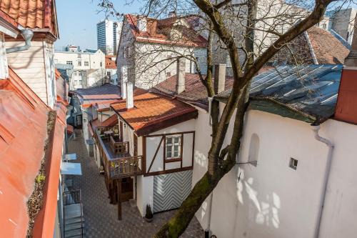 Old Town Hotel | Three Crowns Residents
