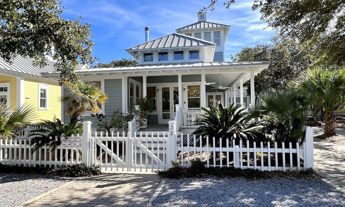 Seaside Cottage | Three Houses Down From Beach In Seaside, FL, Double Lot + 2 Adult Bikes!