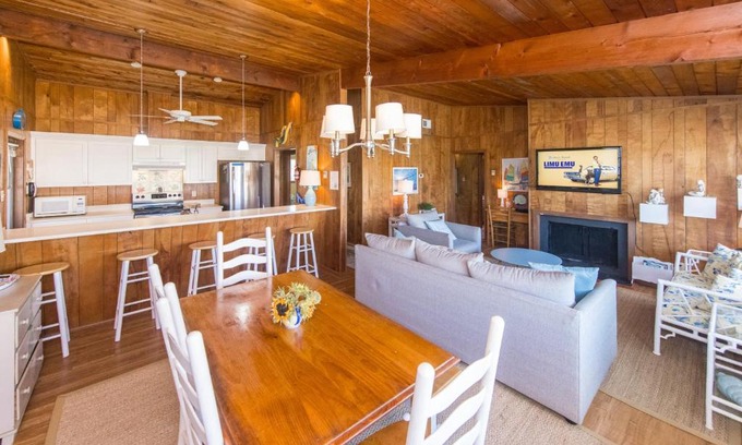 Sandbridge House | Three Knots