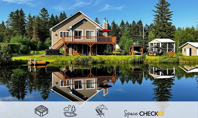 Saint Come Ski Chalet | Three Lakes Cottage | Private Beach | Fireplace | BBQ |