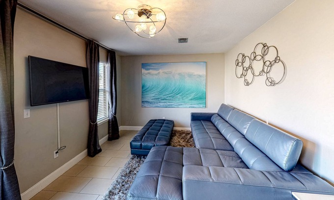 Holiday Isle Condo | Three-level condo with WiFi, balcony, central AC, & beach access