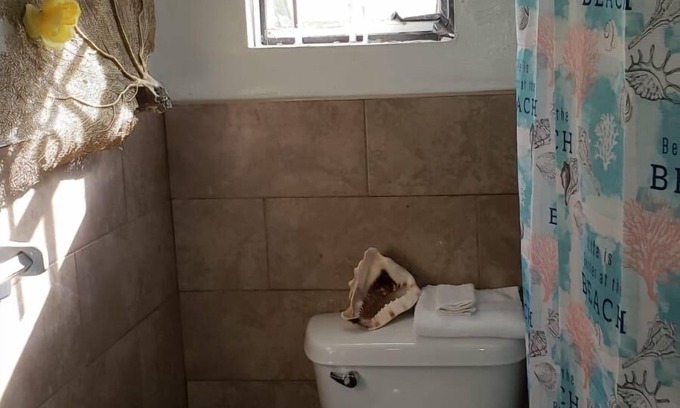 Nassau Apartment | Three musketeers hide away studio