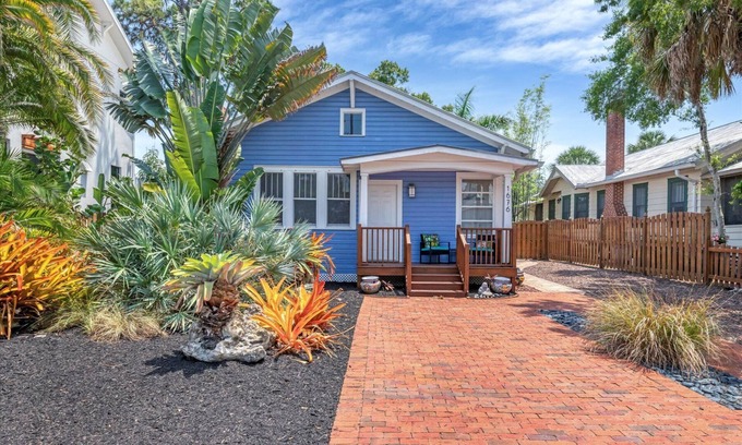 Laurel Park House | Three Palms Bungalow Downtown Sarasota